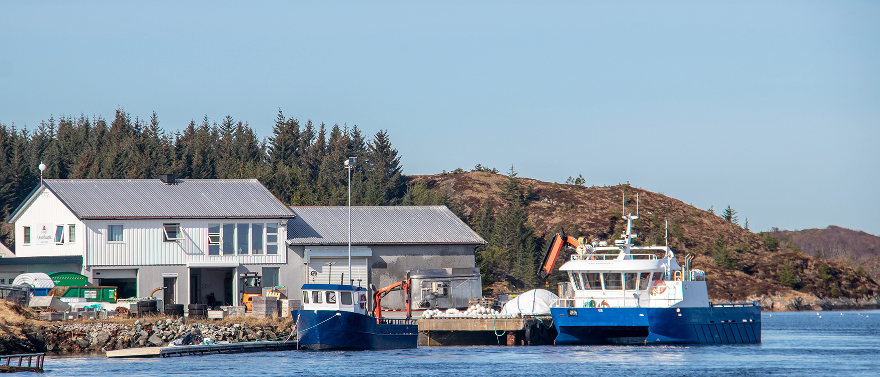 Knutshaugfisk sin landbase Dolmøya på Hitra