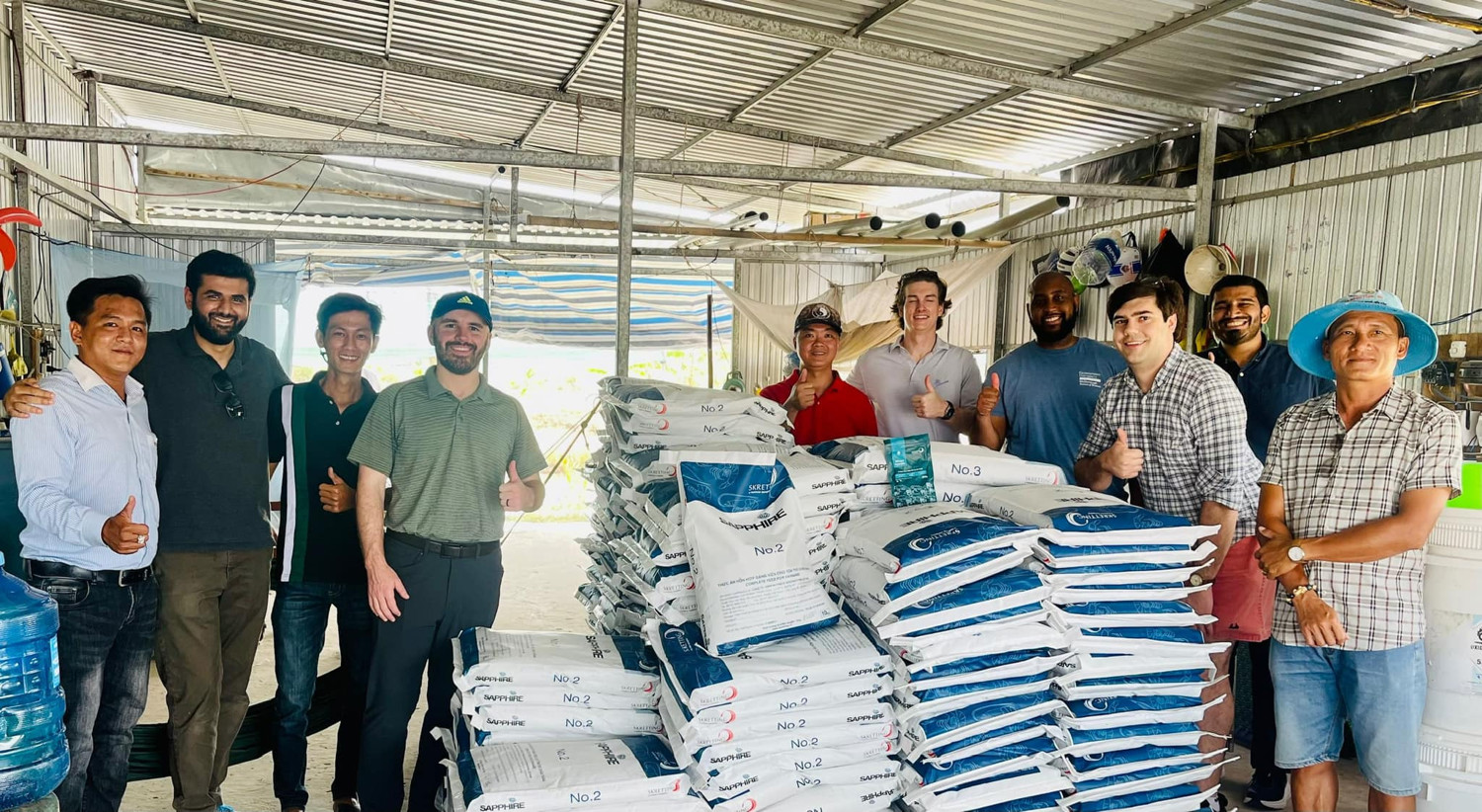 Sapphire có mặt tại các trại nuôi tôm lớn