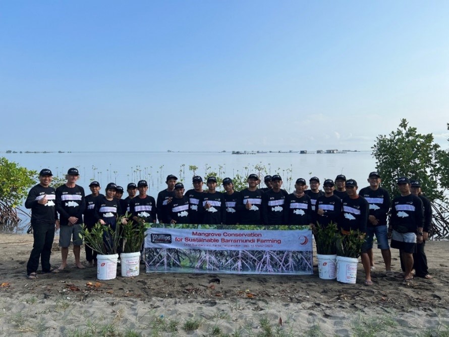 Konservasi Bakau untuk Keberlanjutan Budidaya Barramundi oleh Skretting Indonesia dan PT Phillips Seafoods Indonesia