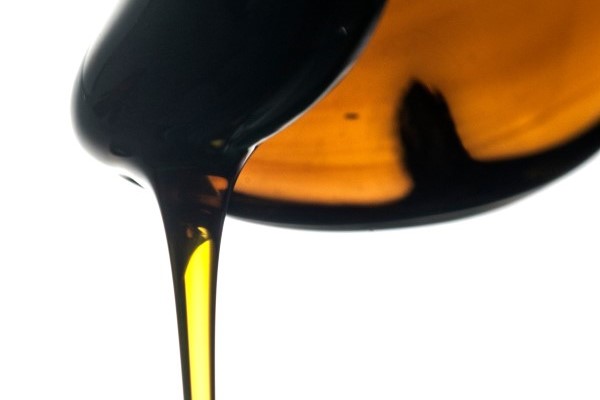 Oil pouring