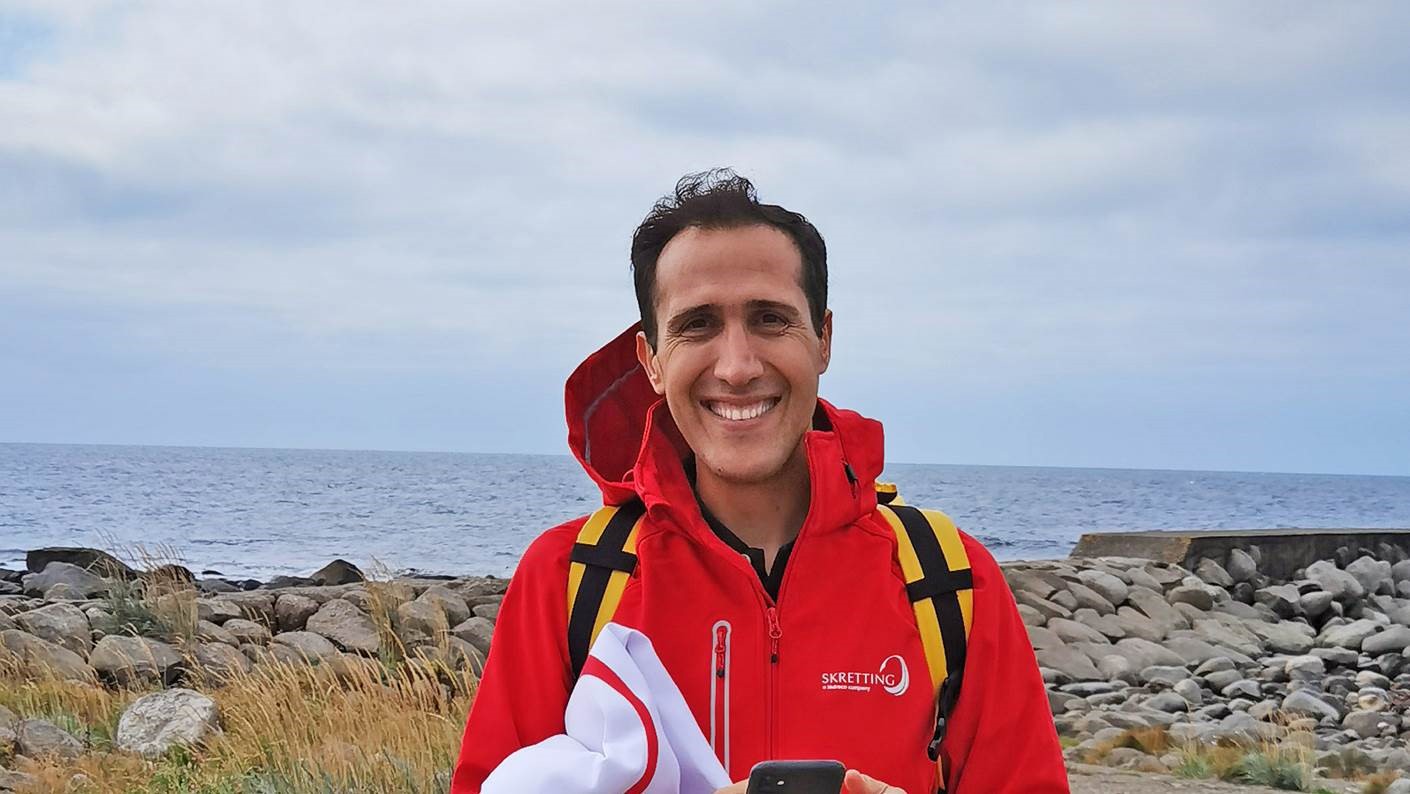 Jorge Diaz at a beach cleanup