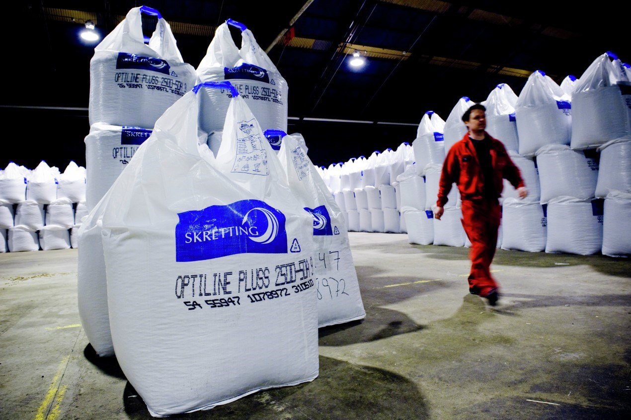 Optiline feed bags in Skretting factory