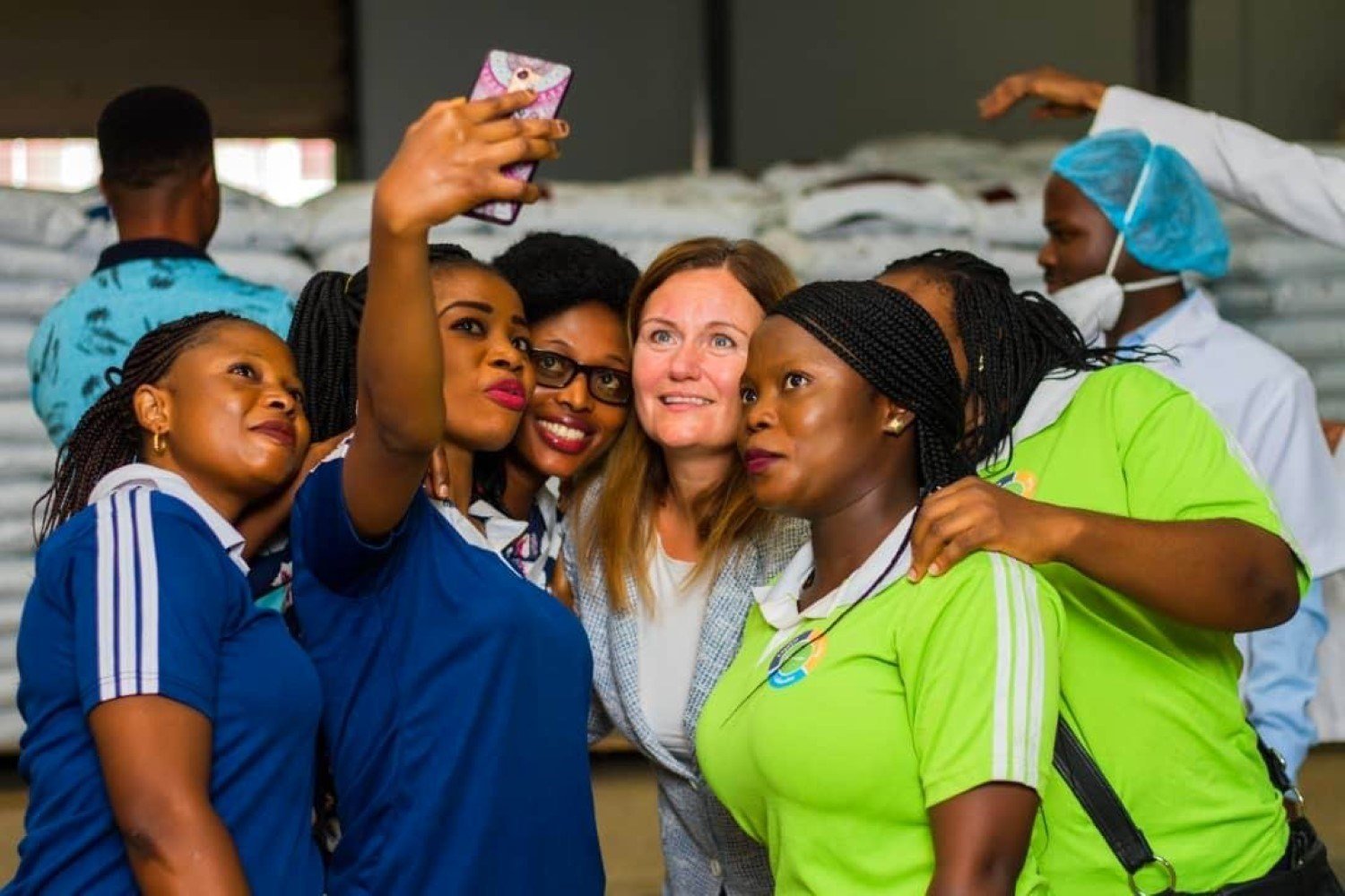 Skretting Nigeria staff with Therese Log Bergjord