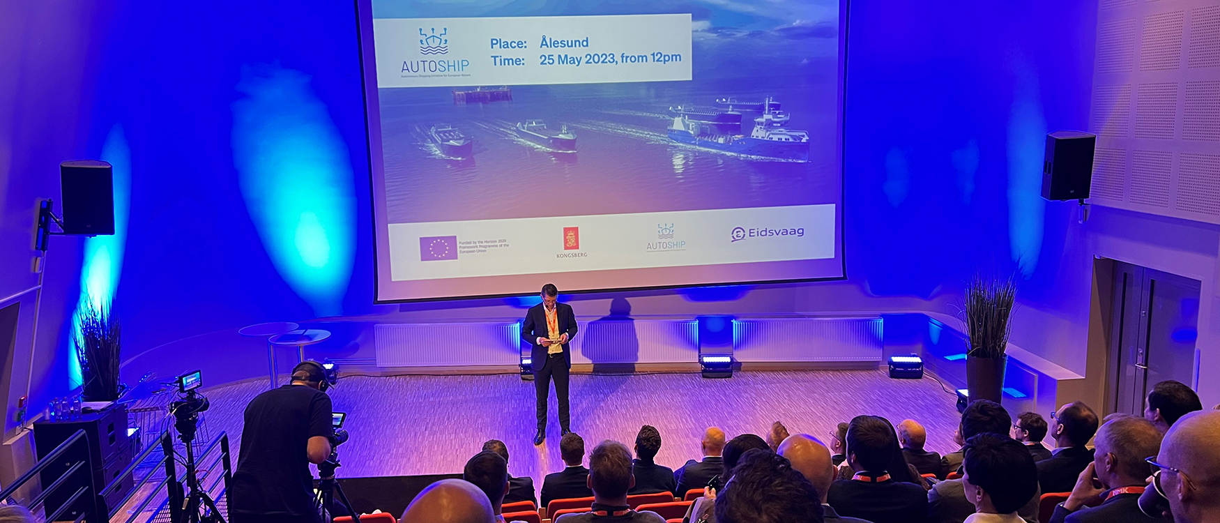 Geir Håøy, konsernsjef i Kongsberg Gruppen, markerer slutten på Autoship-prosjektet