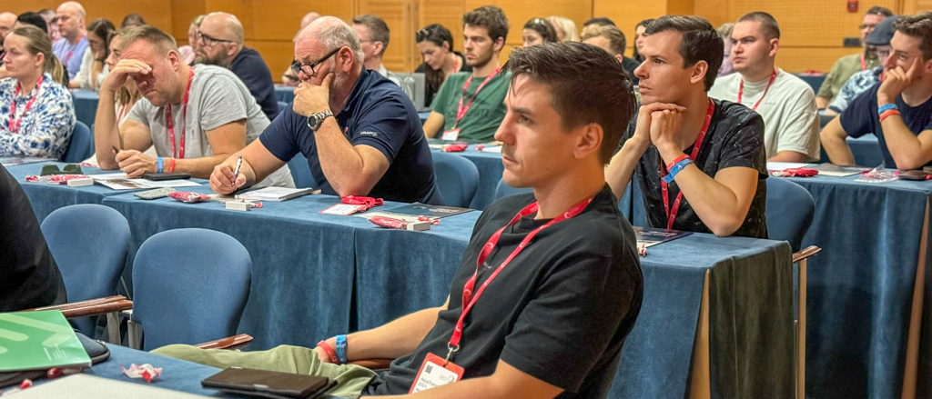 Deltakere i møterom AquaTraining