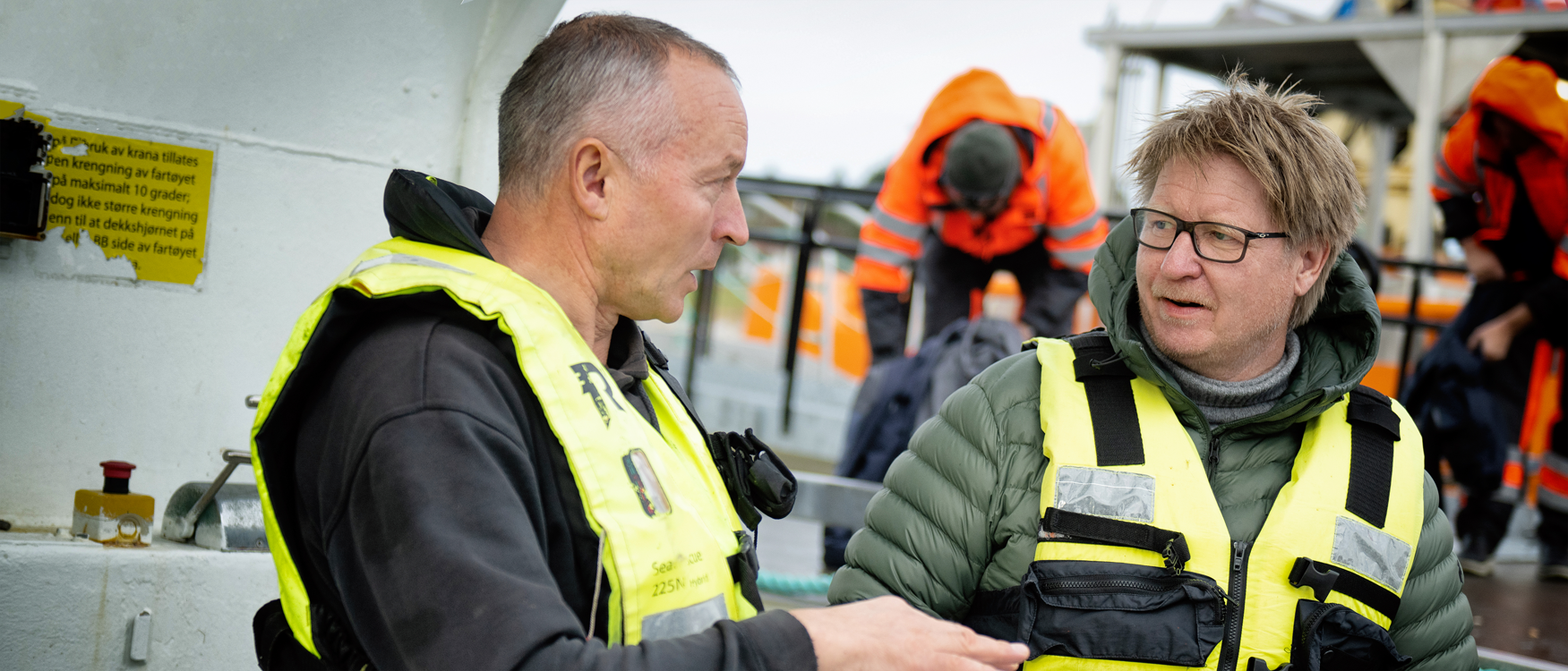 Ramunas Jagminas, driftsleder ved lokalitet, og Harry O. Hansen, produksjonsleder
